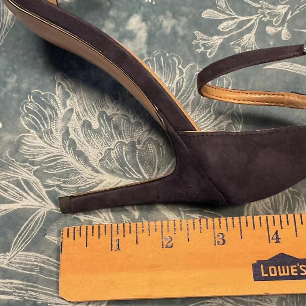 Banana Republic Navy Heels with tassel and Bead Details - Picture 8 of 8